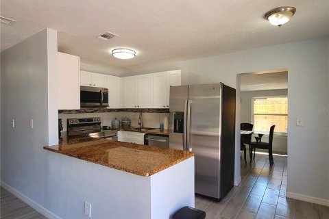 Villa ou maison à louer à Sarasota, Floride: 3 chambres, 138.42 m2 № 1803854 - photo 18
