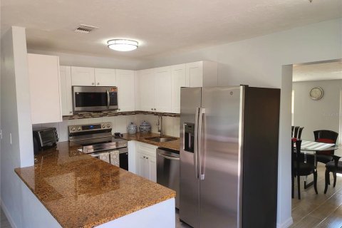 Villa ou maison à louer à Sarasota, Floride: 3 chambres, 138.42 m2 № 1803854 - photo 4