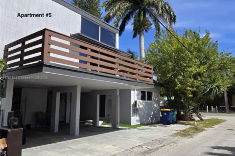 Commercial property in Dania Beach, Florida № 1862215 - photo 10