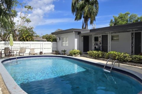 Commercial property in Dania Beach, Florida № 1862215 - photo 16
