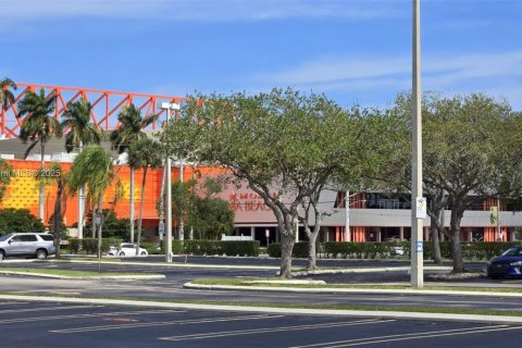Commercial property in Dania Beach, Florida № 1862215 - photo 22