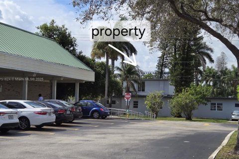 Commercial property in Dania Beach, Florida № 1862215 - photo 17