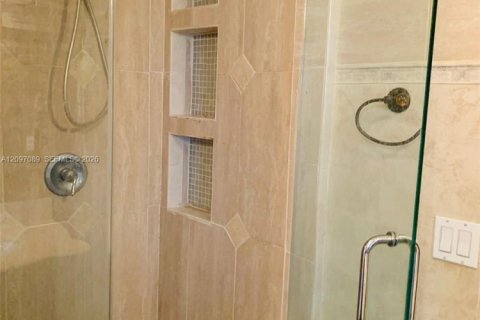 House in Miami, Florida 3 bedrooms, 139.35 sq.m. № 2399989 - photo 12
