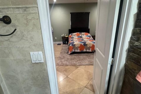 House in Miami, Florida 3 bedrooms, 139.35 sq.m. № 2399989 - photo 7