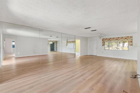 House in Summerfield, Florida 3 bedrooms, 160.35 sq.m. № 1719611 - photo 12