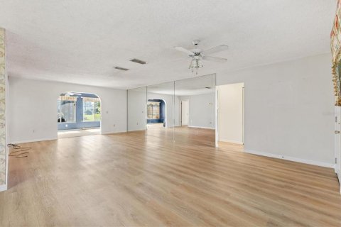 House in Summerfield, Florida 3 bedrooms, 160.35 sq.m. № 1719611 - photo 11