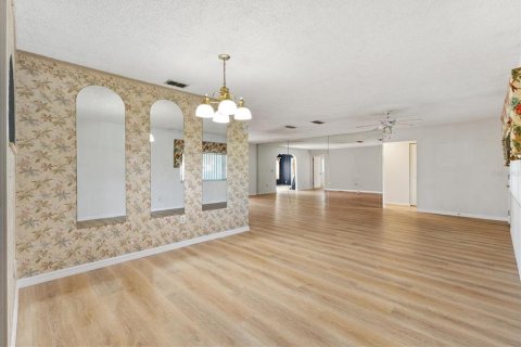 House in Summerfield, Florida 3 bedrooms, 160.35 sq.m. № 1719611 - photo 7