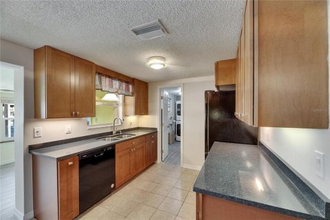 House in Ruskin, Florida 3 bedrooms, 142.05 sq.m. № 1663140 - photo 10
