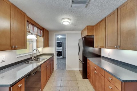 House in Ruskin, Florida 3 bedrooms, 142.05 sq.m. № 1663140 - photo 11