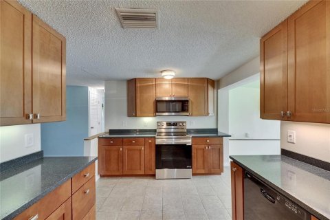 House in Ruskin, Florida 3 bedrooms, 142.05 sq.m. № 1663140 - photo 13