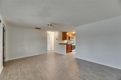 House in Ruskin, Florida 3 bedrooms, 142.05 sq.m. № 1663140 - photo 25
