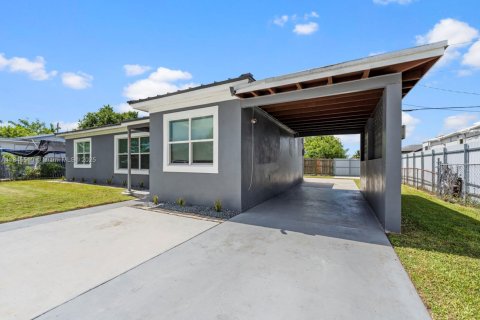 House in Homestead, Florida 3 bedrooms, 102.56 sq.m. № 1856905 - photo 9