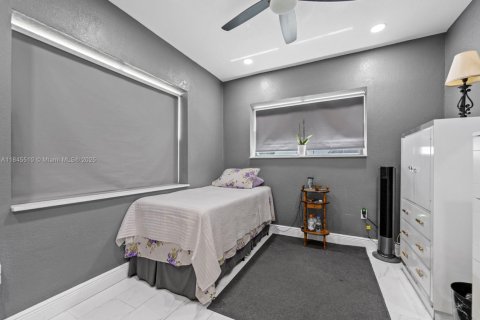 House in Homestead, Florida 3 bedrooms, 102.56 sq.m. № 1856905 - photo 22