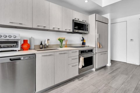 Снять в аренду кондоминиум в Майами, Флорида 1 спальня, 68.56м2, № 2060930 - фото 4