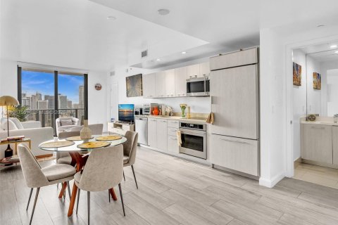 Кондоминиум с 1 спальней в Майами, Флорида № 2060930