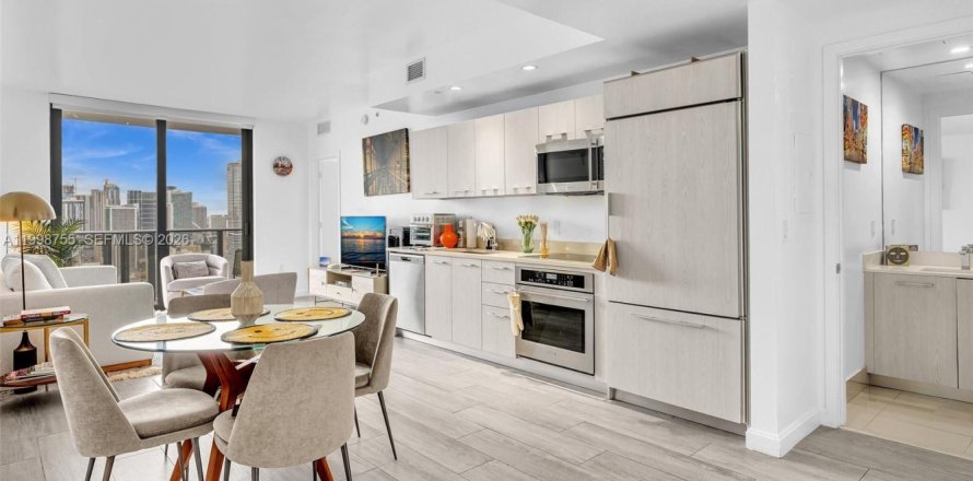 Кондоминиум с 1 спальней в Майами, Флорида № 2060930