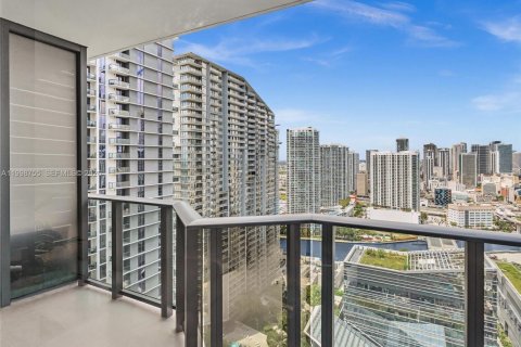 Снять в аренду кондоминиум в Майами, Флорида 1 спальня, 68.56м2, № 2060930 - фото 9