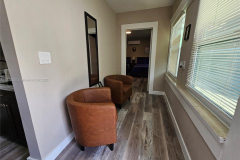 Villa ou maison à louer à Miami, Floride: 1 chambre, 55.74 m2 № 1945647 - photo 9