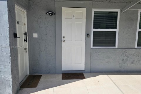 Villa ou maison à louer à Miami, Floride: 1 chambre, 55.74 m2 № 1945647 - photo 1