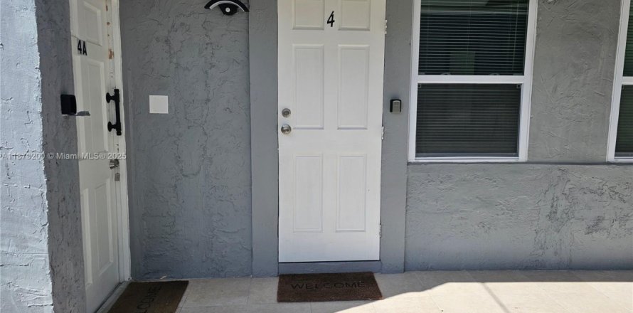 Villa ou maison à Miami, Floride 1 chambre, 55.74 m2 № 1945647