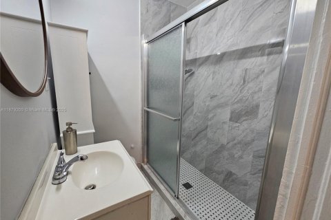 Villa ou maison à louer à Miami, Floride: 1 chambre, 55.74 m2 № 1945647 - photo 22