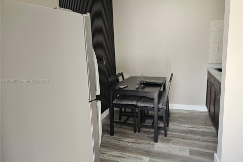 Villa ou maison à louer à Miami, Floride: 1 chambre, 55.74 m2 № 1945647 - photo 3