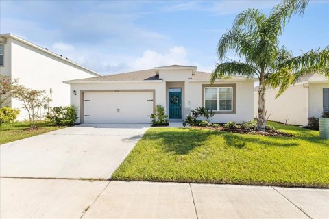 House in New Smyrna Beach, Florida 4 bedrooms, 172.33 sq.m. № 1914243 - photo 1