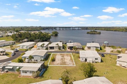 Land in Fort Myers, Florida № 1724467 - photo 1
