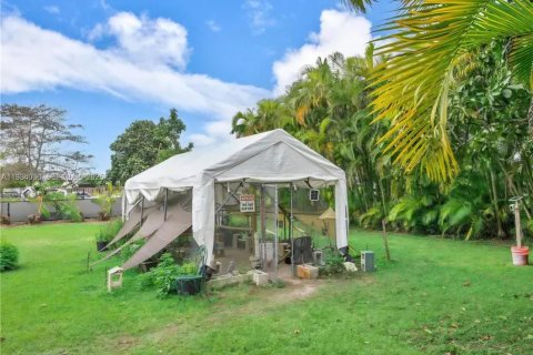 Купить виллу или дом в Майами, Флорида 4 спальни, 329.62м2, № 2154144 - фото 17