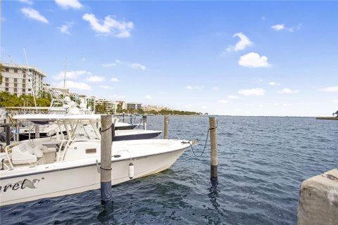 Condominio en alquiler en Miami, Florida, 3 dormitorios, 164.81 m2 № 2029621 - foto 22