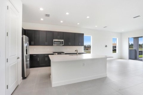 House in Wesley Chapel, Florida 3 bedrooms, 229.84 sq.m. № 1869402 - photo 6