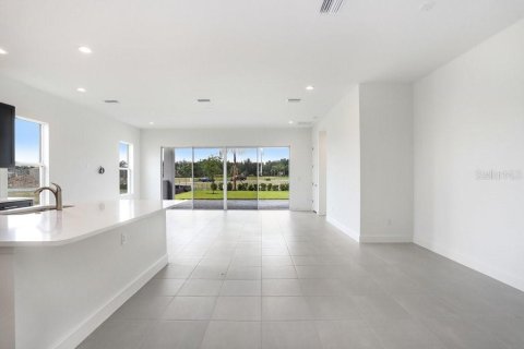 House in Wesley Chapel, Florida 3 bedrooms, 229.84 sq.m. № 1869402 - photo 4