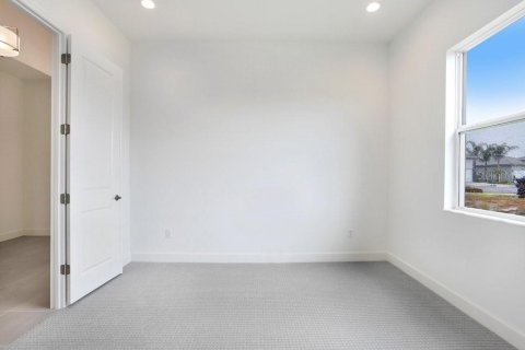 House in Wesley Chapel, Florida 3 bedrooms, 229.84 sq.m. № 1869402 - photo 13