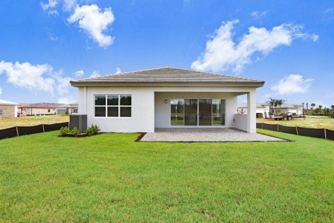House in Wesley Chapel, Florida 3 bedrooms, 229.84 sq.m. № 1869402 - photo 25
