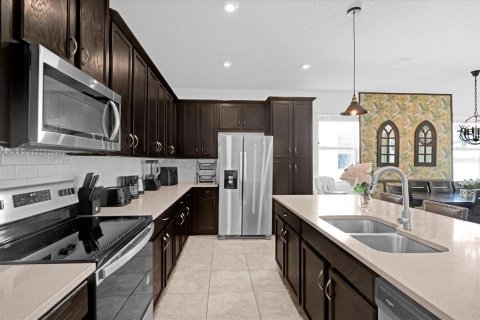 Adosado en venta en Kissimmee, Florida, 5 dormitorios, 213.12 m2 № 1904559 - foto 12