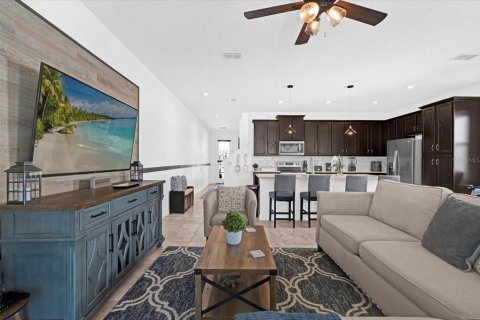 Adosado en venta en Kissimmee, Florida, 5 dormitorios, 213.12 m2 № 1904559 - foto 6