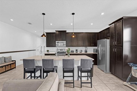 Adosado en venta en Kissimmee, Florida, 5 dormitorios, 213.12 m2 № 1904559 - foto 9