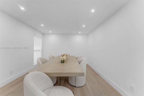 Купить виллу или дом в Хомстед, Флорида 4 спальни, 255.57м2, № 2035015 - фото 15