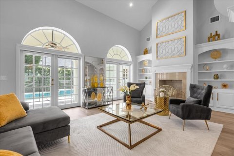 House in Winter Park, Florida 6 bedrooms, 330.17 sq.m. № 1252898 - photo 2