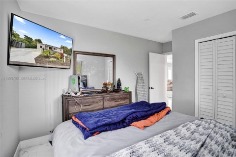 Casa en venta en Miami, Florida, 3 dormitorios, 119.66 m2 № 2056174 - foto 30