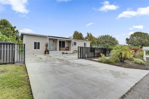 Casa en venta en Miami, Florida, 3 dormitorios, 119.66 m2 № 2056174 - foto 21