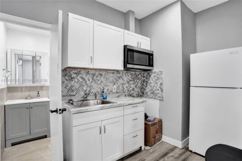 Casa en venta en Miami, Florida, 3 dormitorios, 119.66 m2 № 2056174 - foto 19