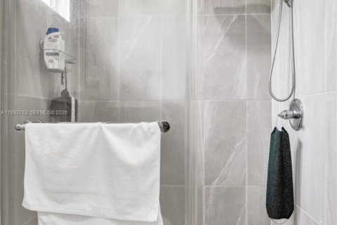 Casa en venta en Miami, Florida, 3 dormitorios, 119.66 m2 № 2056174 - foto 18