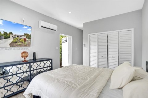 Casa en venta en Miami, Florida, 3 dormitorios, 119.66 m2 № 2056174 - foto 8