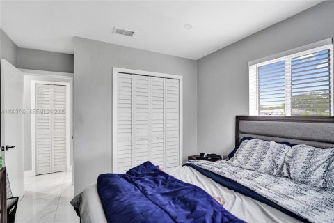 Casa en venta en Miami, Florida, 3 dormitorios, 119.66 m2 № 2056174 - foto 29