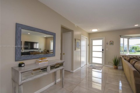 Купить виллу или дом в Холливуд, Флорида 3 спальни, 166.2м2, № 1948836 - фото 3