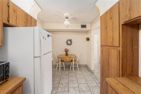 Condo in Palm Harbor, Florida, 2 bedrooms  № 1835008 - photo 13