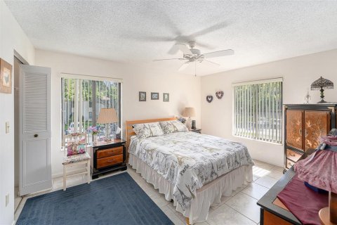 Condo in Palm Harbor, Florida, 2 bedrooms  № 1835008 - photo 17