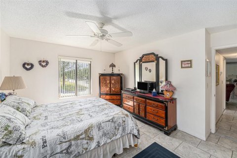 Condo in Palm Harbor, Florida, 2 bedrooms  № 1835008 - photo 18