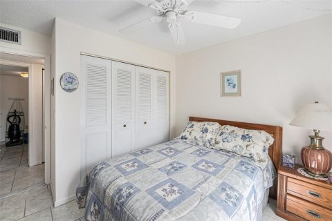 Condo in Palm Harbor, Florida, 2 bedrooms  № 1835008 - photo 23